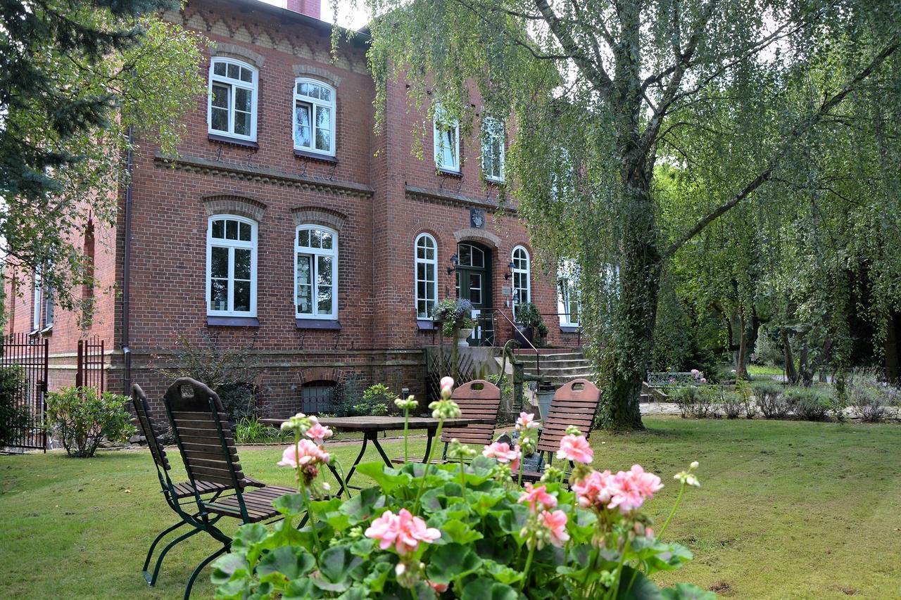 Gutshaus Zietlitz Hotel Dobbin-Linstow ภายนอก รูปภาพ